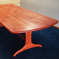 Rosewood Dining Table. Cntemporary Style. 